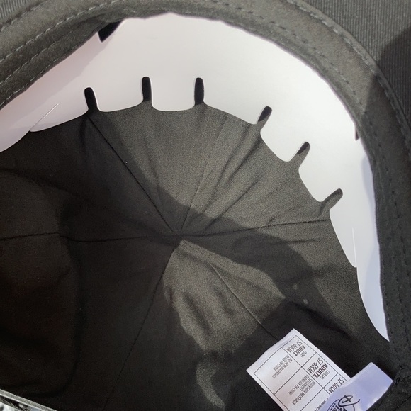 NWT snap back cap - Picture 4 of 7